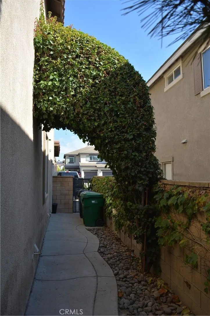 5597 5597 Cambria, Eastvale, California 91752 home-pic-35