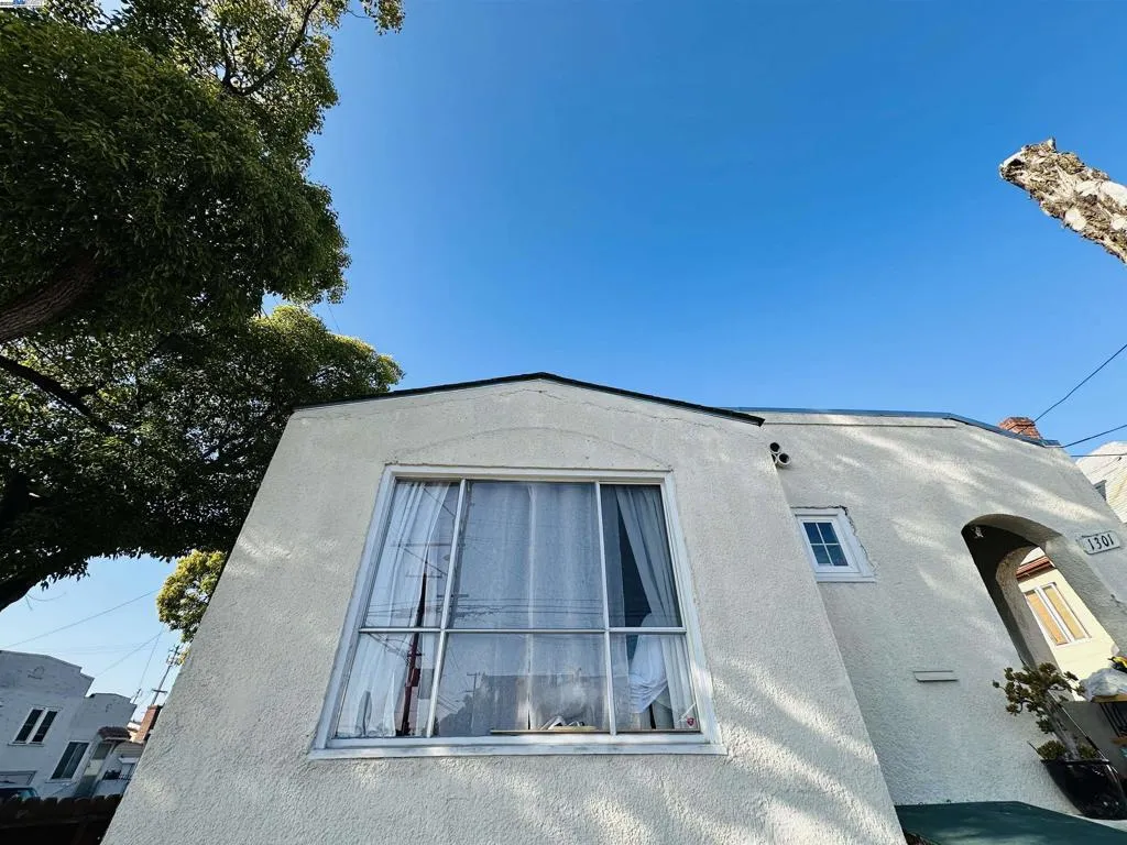 1301 60th Ave, Oakland, California 94621 home-pic-12