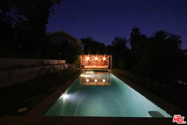 6402 Ivarene Avenue, Los Angeles, California 90068