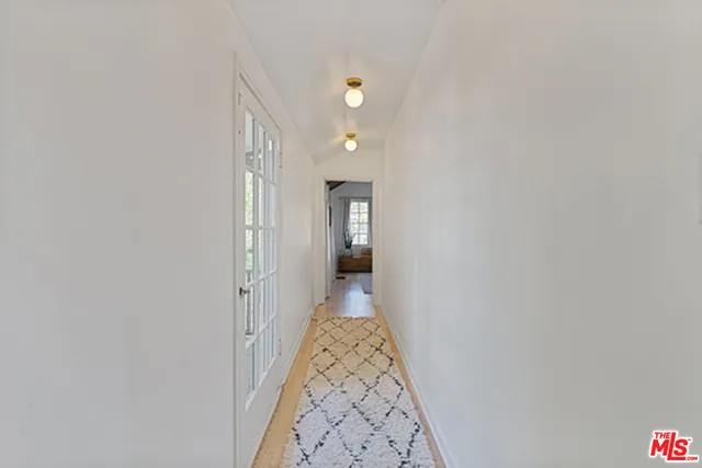 6402 Ivarene Avenue, Los Angeles, California 90068