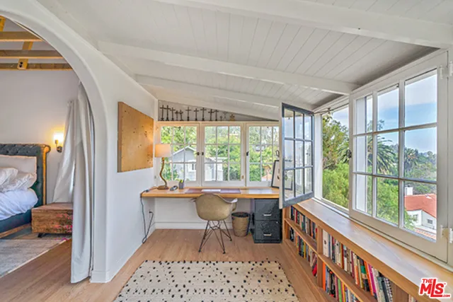 6402 Ivarene Avenue, Los Angeles, California 90068