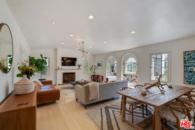 6402 Ivarene Avenue, Los Angeles, California 90068