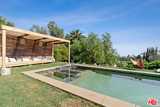 6402 Ivarene Avenue, Los Angeles, California 90068