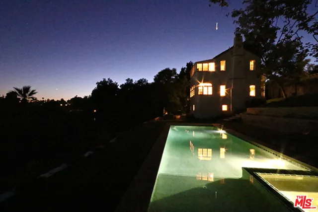 6402 Ivarene Avenue, Los Angeles, California 90068