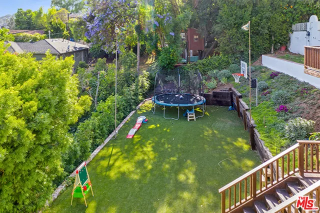 6402 Ivarene Avenue, Los Angeles, California 90068