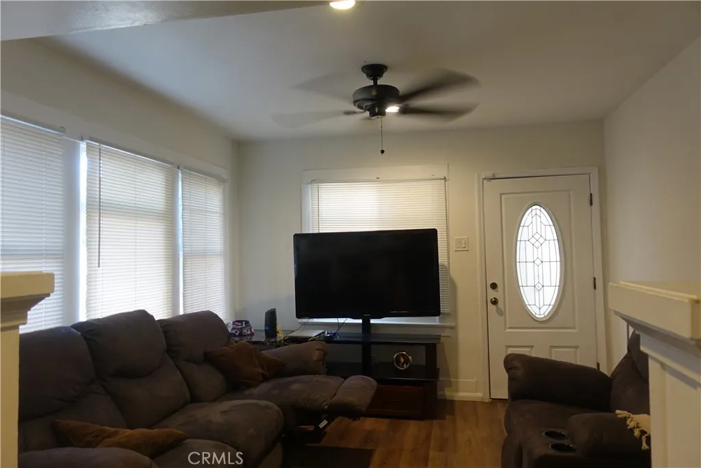 622 W 2nd Street, San Pedro, California 90731 home-pic-0