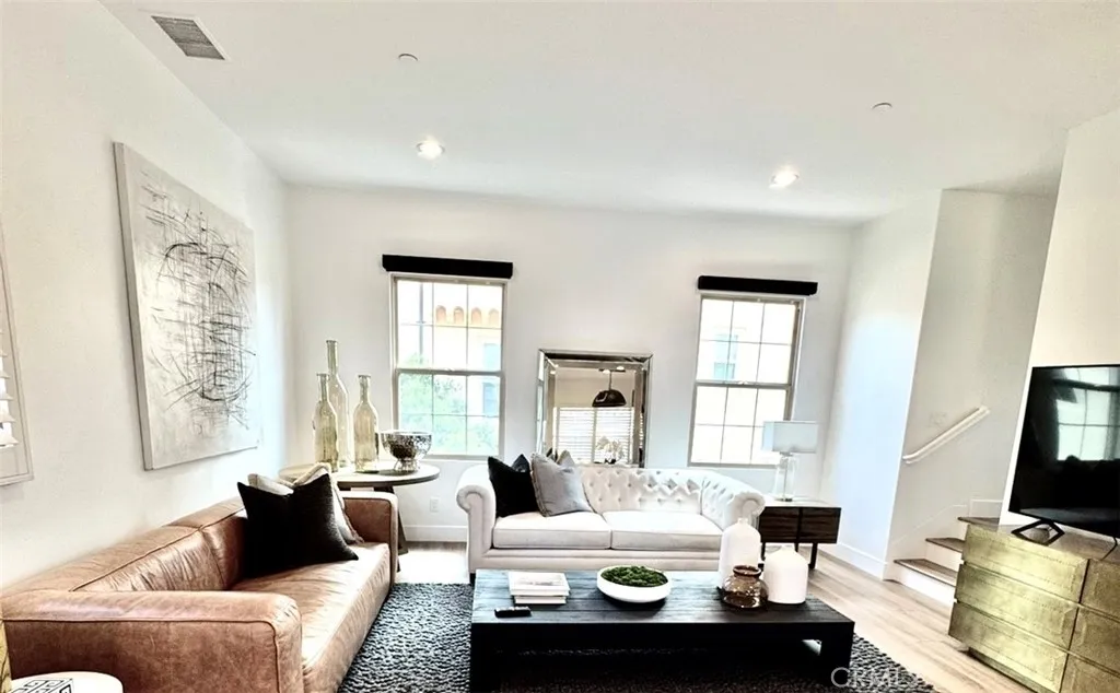 89 Kestrel, Irvine, California 92618 home-pic-8