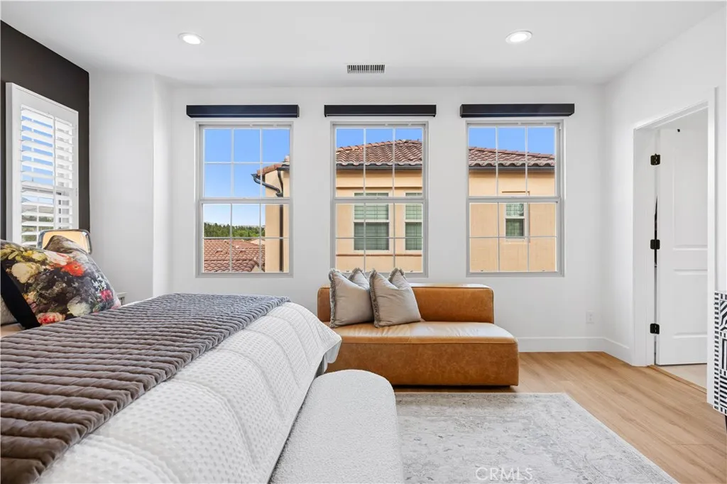 89 Kestrel, Irvine, California 92618 home-pic-13