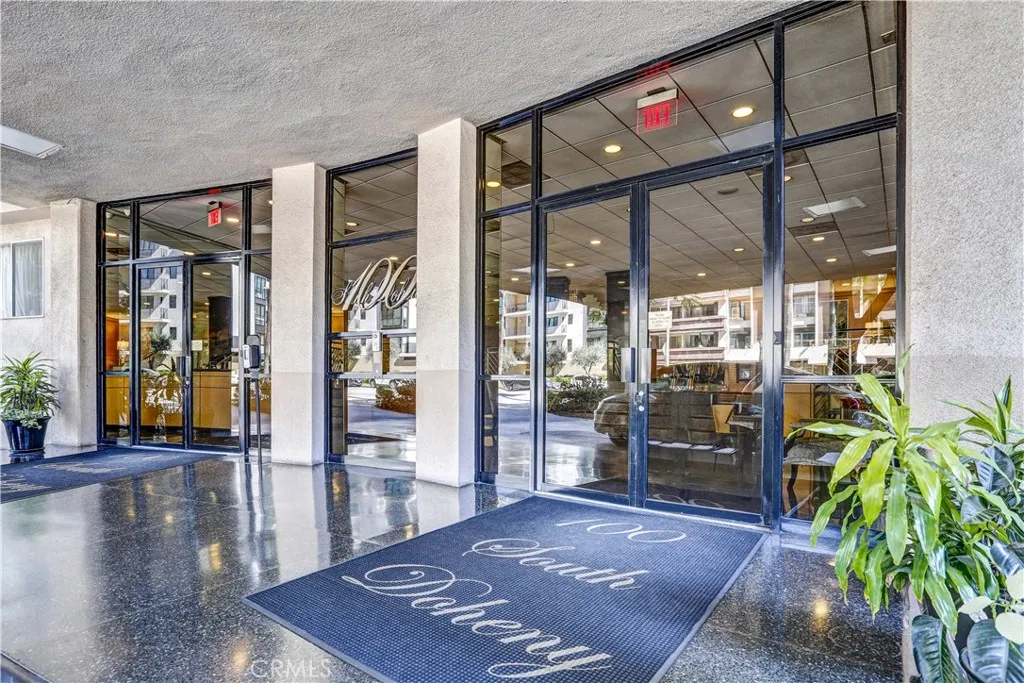 100 S Doheny Drive 315, Los Angeles, California 90048 home-pic-0