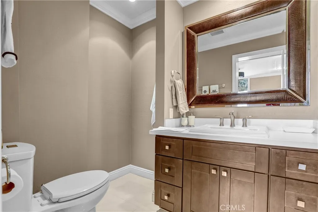 100 S Doheny Drive 315, Los Angeles, California 90048 home-pic-11