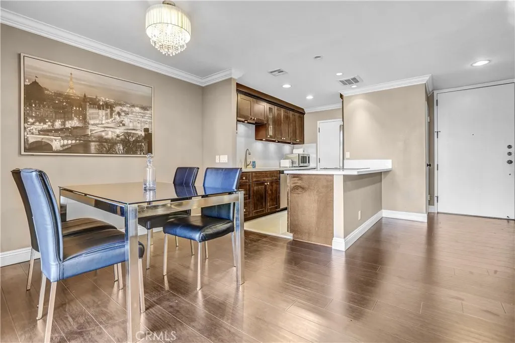 100 S Doheny Drive 315, Los Angeles, California 90048 home-pic-3