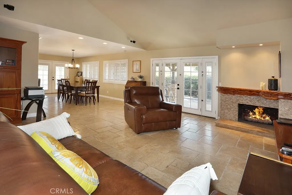 1800 Yermo Place, Fullerton, California 92833 home-pic-10