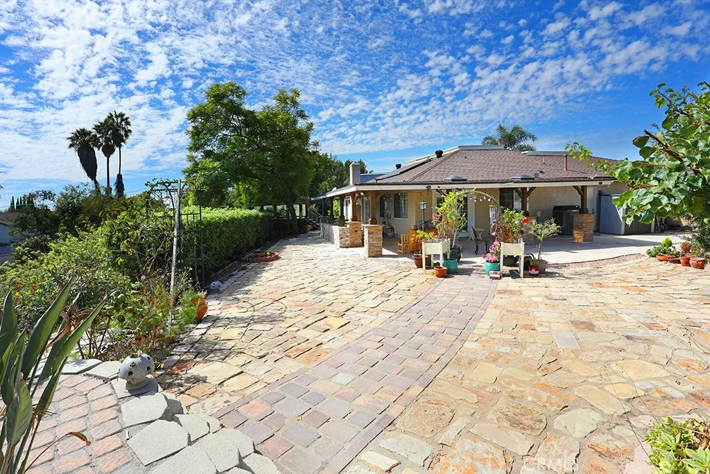 1800 Yermo Place, Fullerton, California 92833 home-pic-19