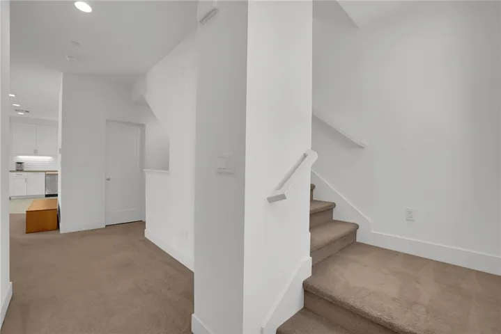 Let's go to the 3rd floor.