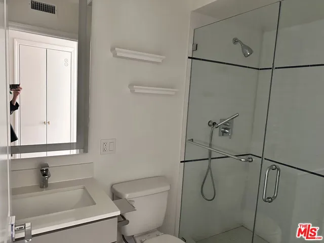 1104 S Hudson Avenue, Los Angeles, California 90019