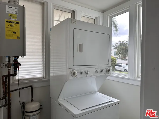 1104 S Hudson Avenue, Los Angeles, California 90019