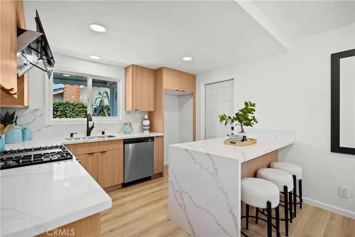 6598 Longfellow Dr, Buena Park, California 90620