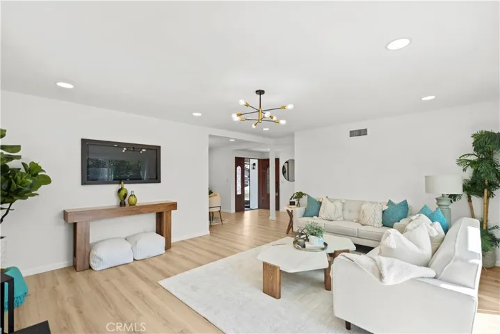 6598 Longfellow Dr, Buena Park, California 90620