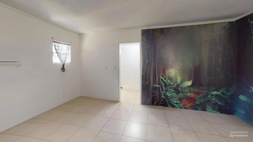 Living-Room-Defurnished (1)