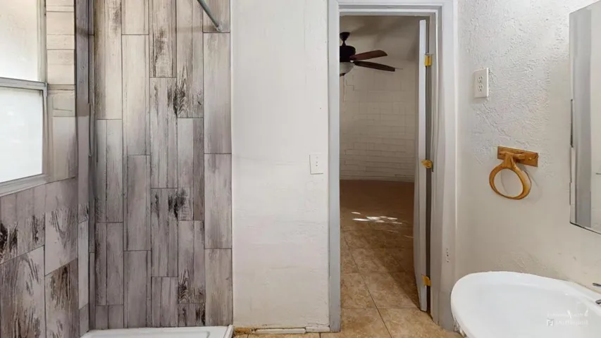 73760-Rancho-Rd-Unit-2-Bathroom-Defurnis