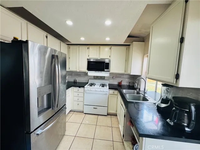 484 Harvest, Perris, California 92571