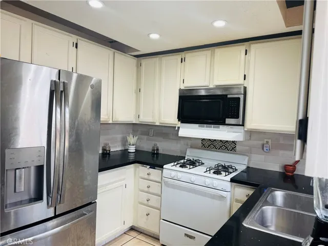 484 Harvest, Perris, California 92571