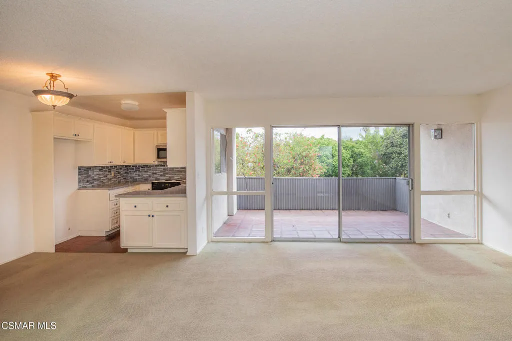 5300 Fairview Boulevard 25, Los Angeles, California 90056 home-pic-4