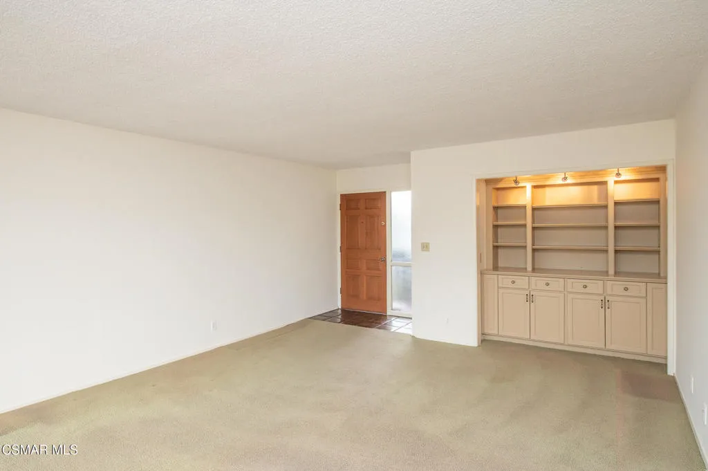 5300 Fairview Boulevard 25, Los Angeles, California 90056 home-pic-5