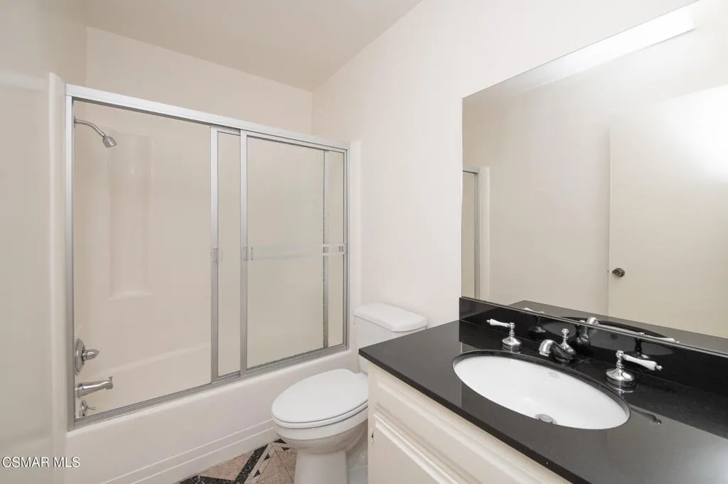 5300 Fairview Boulevard 25, Los Angeles, California 90056 home-pic-13