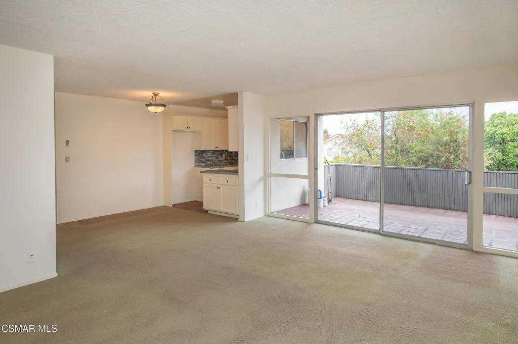 5300 Fairview Boulevard 25, Los Angeles, California 90056 home-pic-2