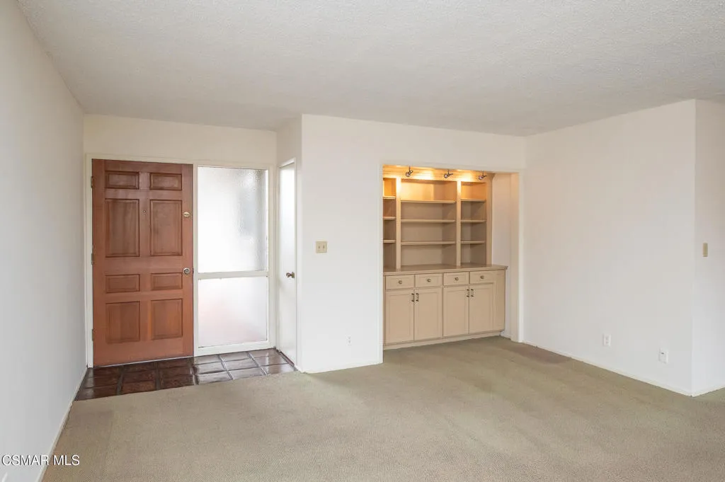5300 Fairview Boulevard 25, Los Angeles, California 90056 home-pic-3