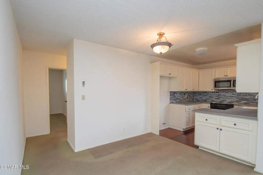 5300 Fairview Boulevard 25, Los Angeles, California 90056 home-pic-6
