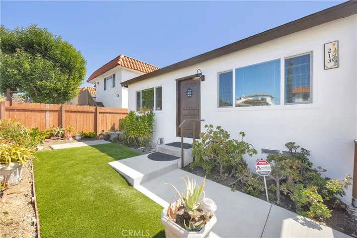 213 Unit A Avenida Rosa, San Clemente, California 92672