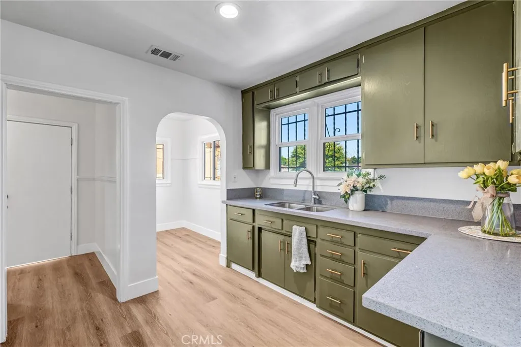 8943 S Hobart, Los Angeles, California 90047 home-pic-12