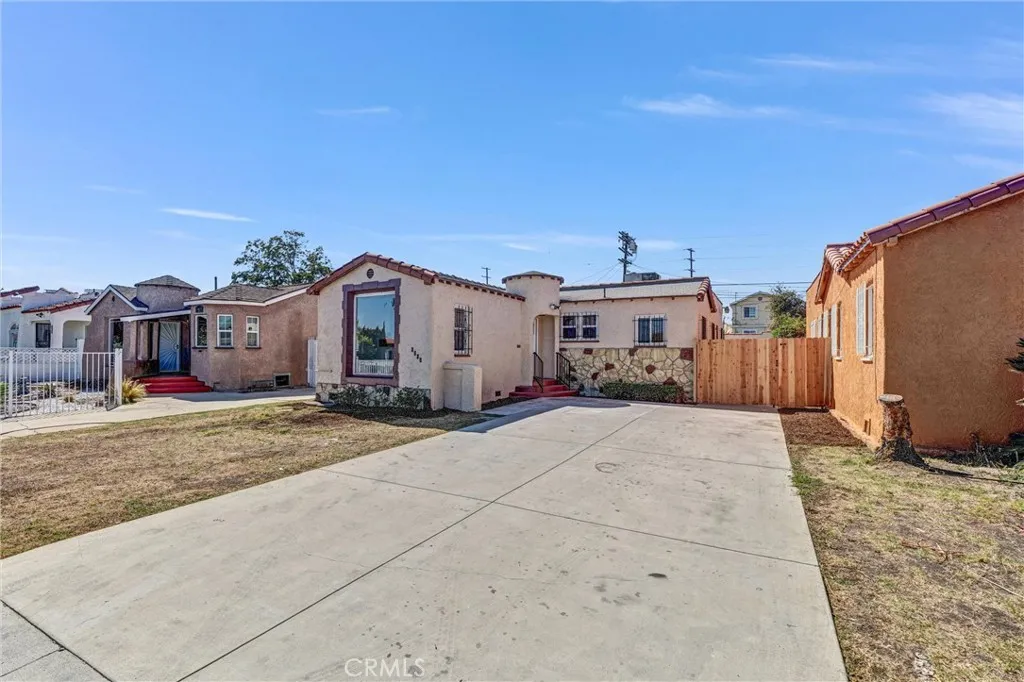 8943 S Hobart, Los Angeles, California 90047 home-pic-1