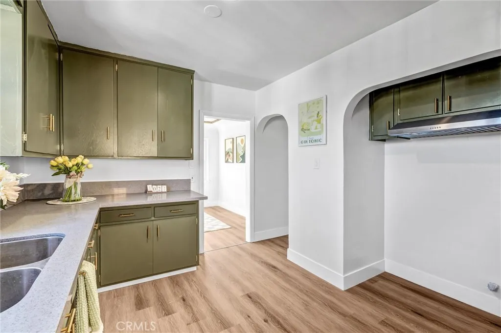 8943 S Hobart, Los Angeles, California 90047 home-pic-13