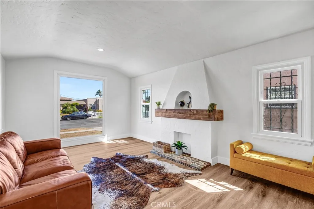 8943 S Hobart, Los Angeles, California 90047 home-pic-5