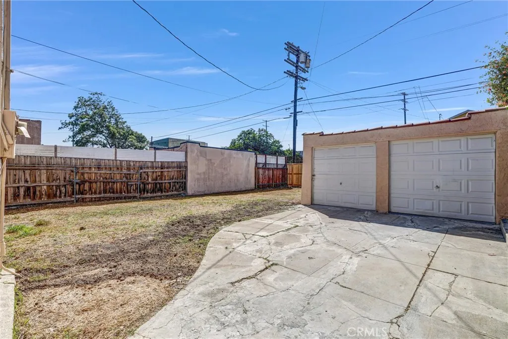 8943 S Hobart, Los Angeles, California 90047 home-pic-26