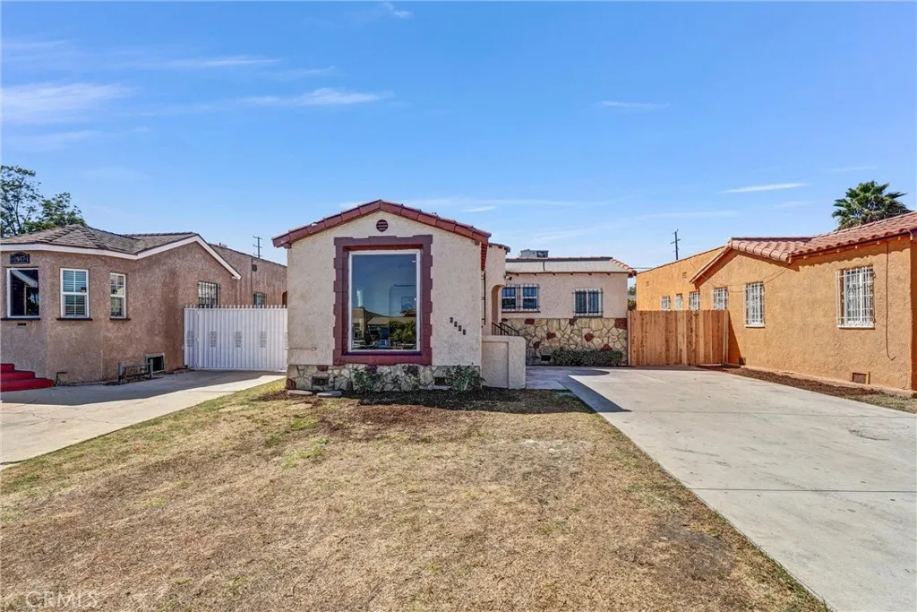 8943 S Hobart, Los Angeles, California 90047 home-pic-2