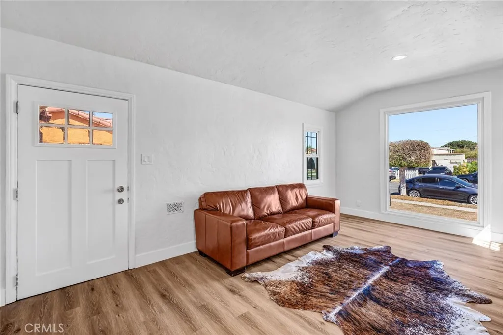 8943 S Hobart, Los Angeles, California 90047 home-pic-8