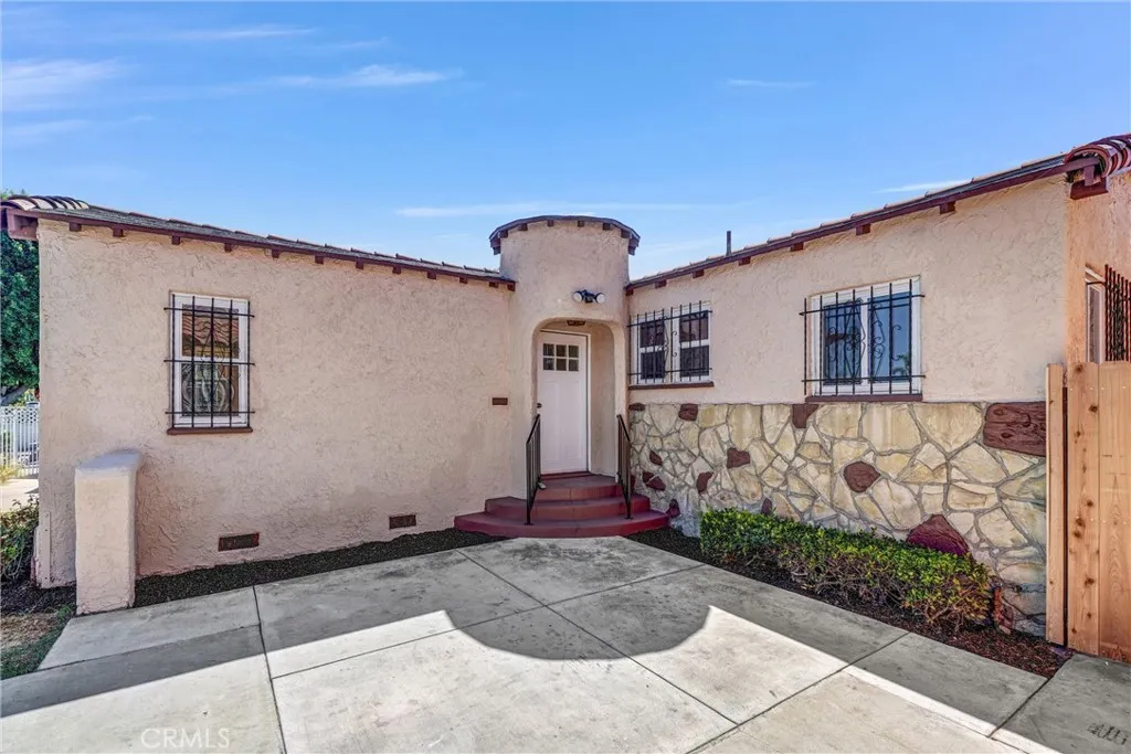8943 S Hobart, Los Angeles, California 90047 home-pic-4