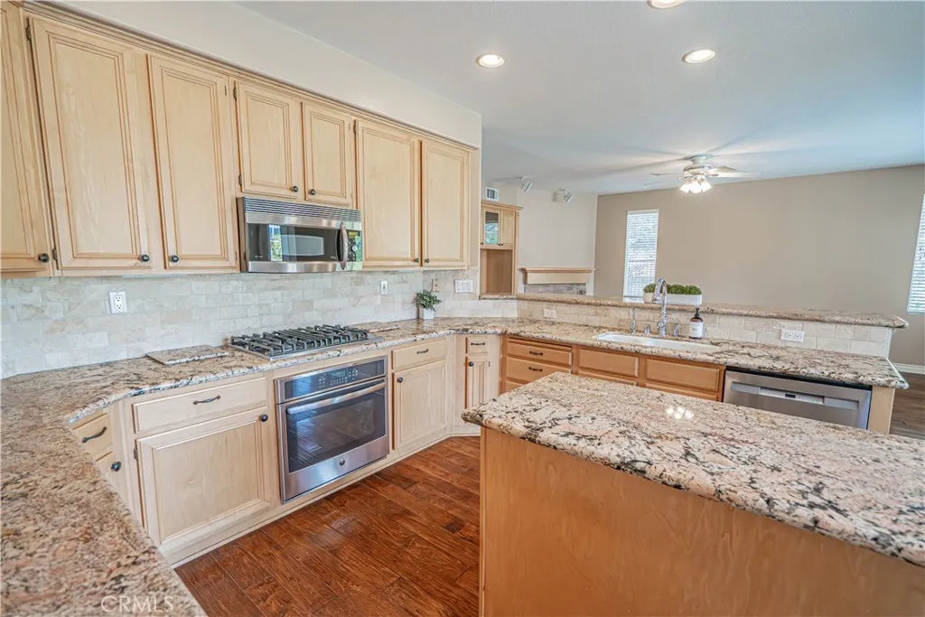 28720 28720 Red Rock, Castaic, California 91384 home-pic-13