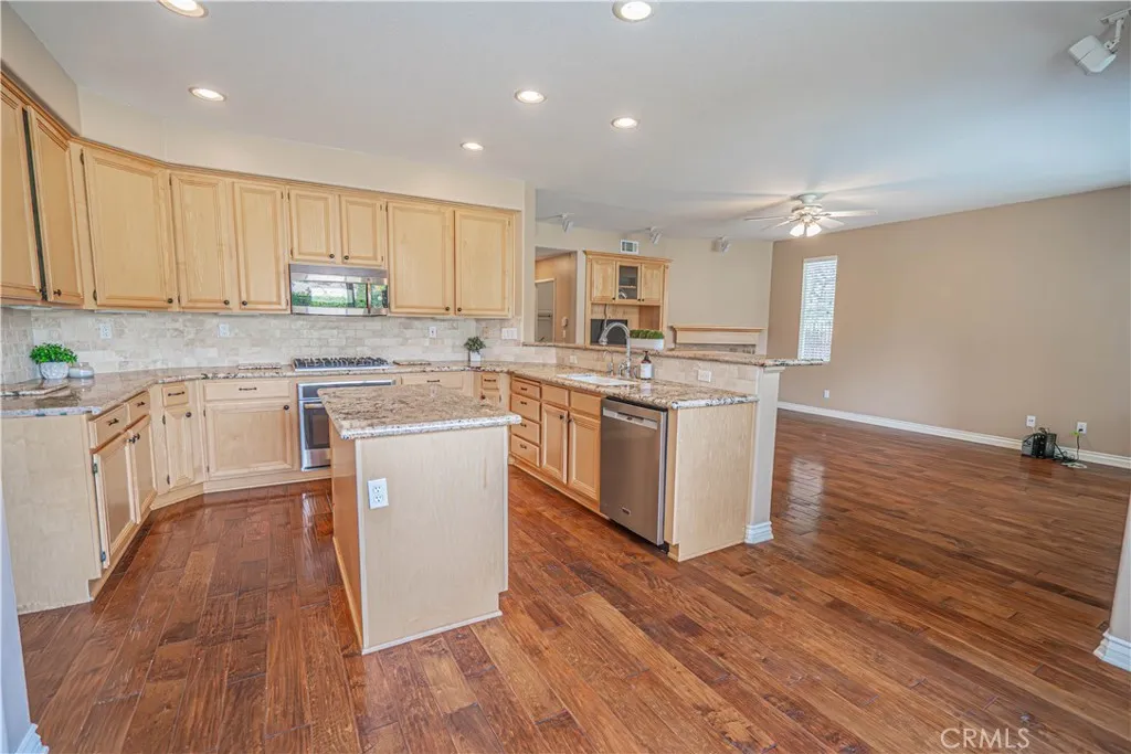 28720 28720 Red Rock, Castaic, California 91384 home-pic-12