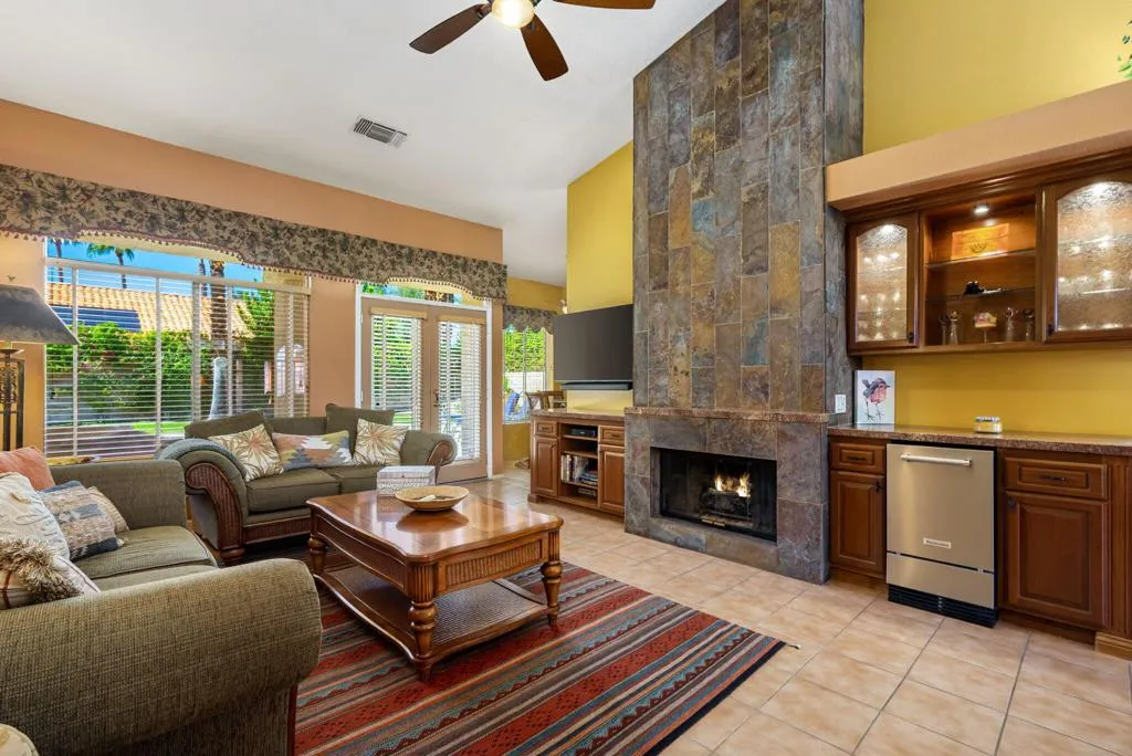 407 Cypress Point Drive, Palm Desert, California 92211 home-pic-18