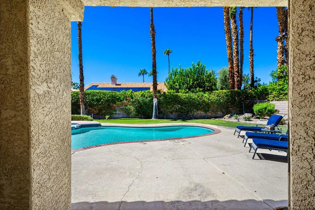 407 Cypress Point Drive, Palm Desert, California 92211 home-pic-32