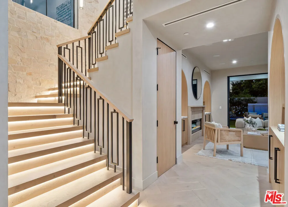 11317 Valley Spring Lane, Studio City, California 91604 home-pic-23