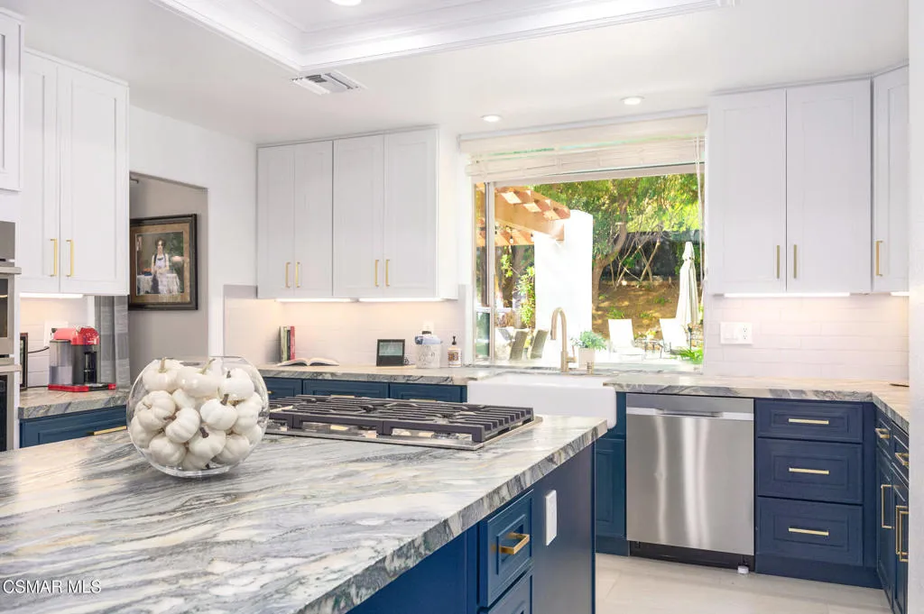 5567 Spring Hill Court, Westlake Village, California 91362 home-pic-15