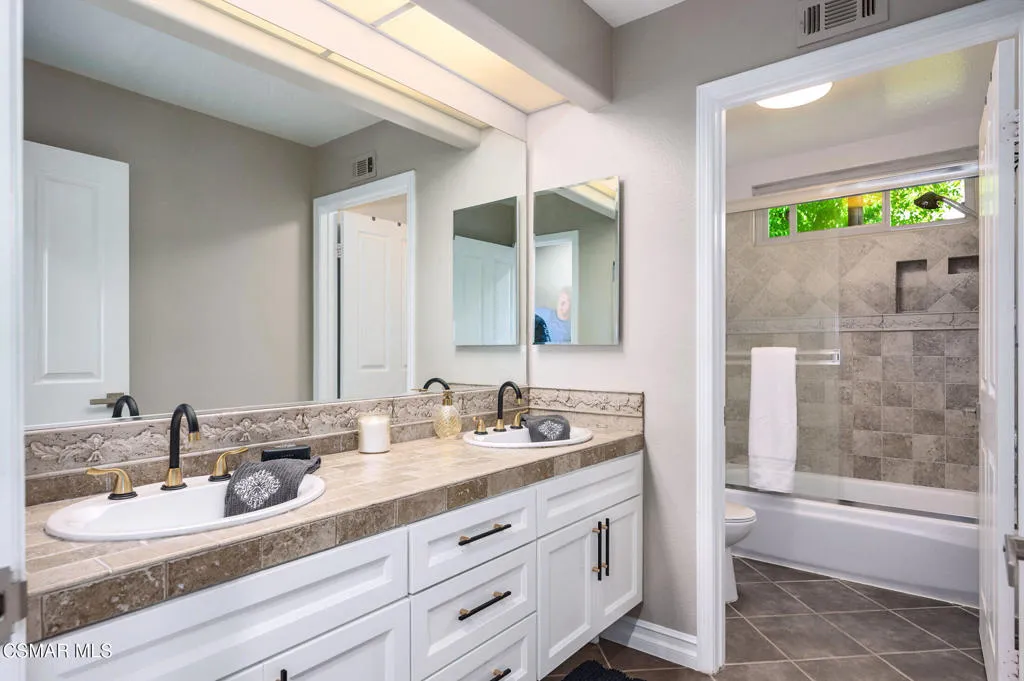 5567 Spring Hill Court, Westlake Village, California 91362 home-pic-32