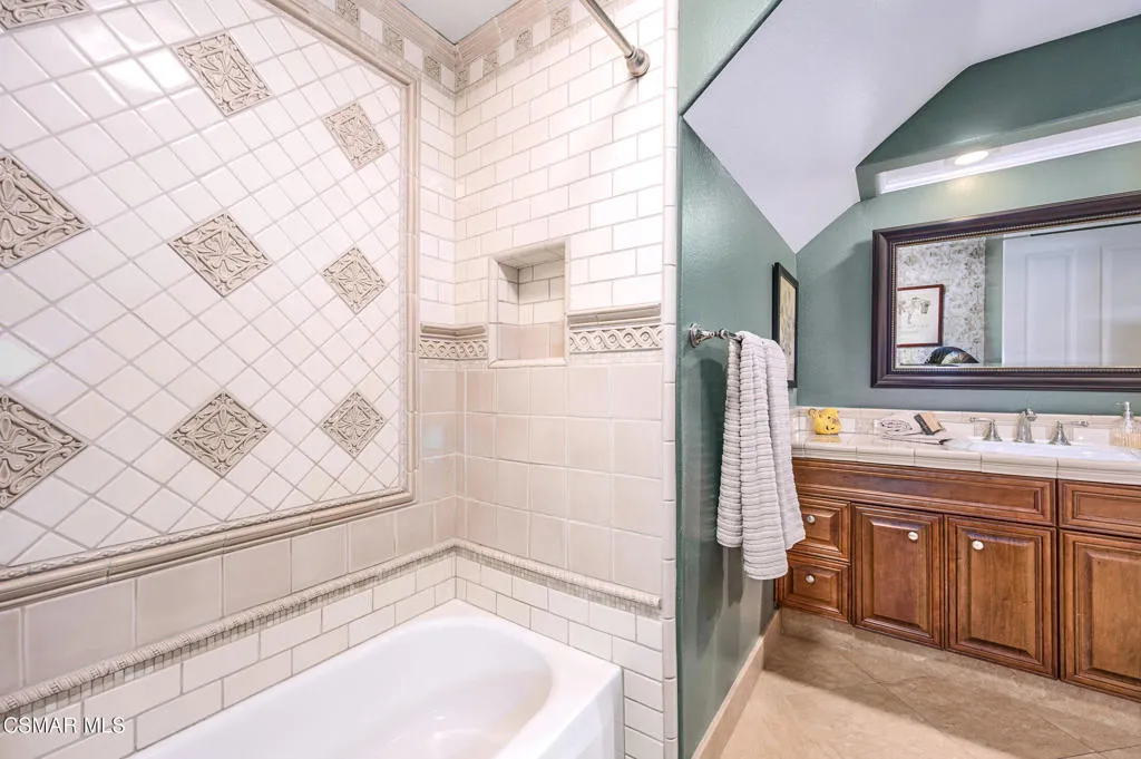 5567 Spring Hill Court, Westlake Village, California 91362 home-pic-23