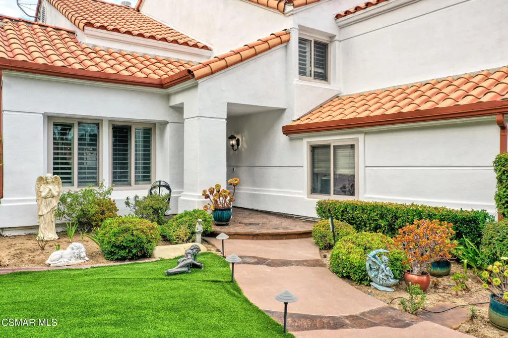 5567 Spring Hill Court, Westlake Village, California 91362 home-pic-3